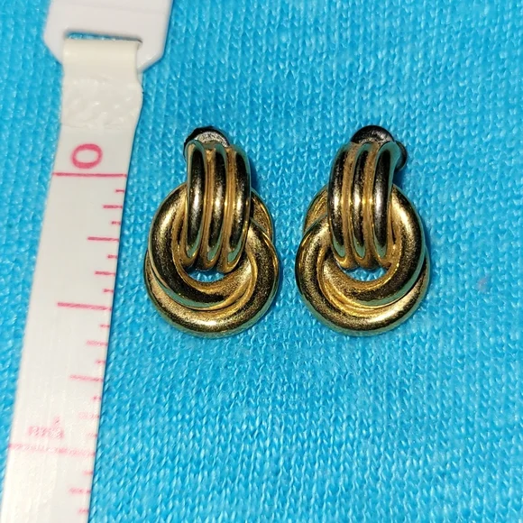 Set of 3 goldtone vintage earrings - Picture 2 of 5